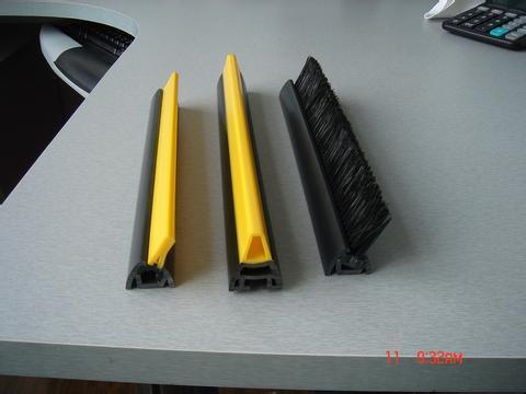 安全防夹扶梯毛刷图片,安全防夹扶梯毛刷高清图片 潜山县创力特种制刷厂,